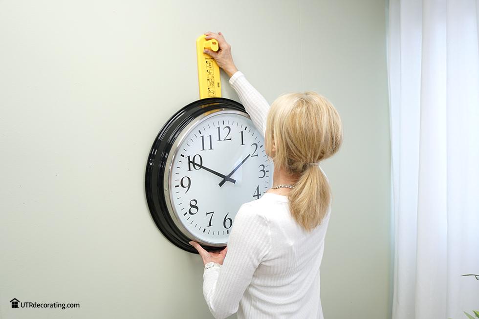 Hanging a Heavy Clock with Hang & Level UTR Decorating