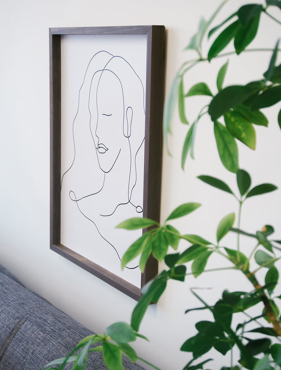 5 Minute Picture Hanging The Easiest Way to Hang a Frame Using the De